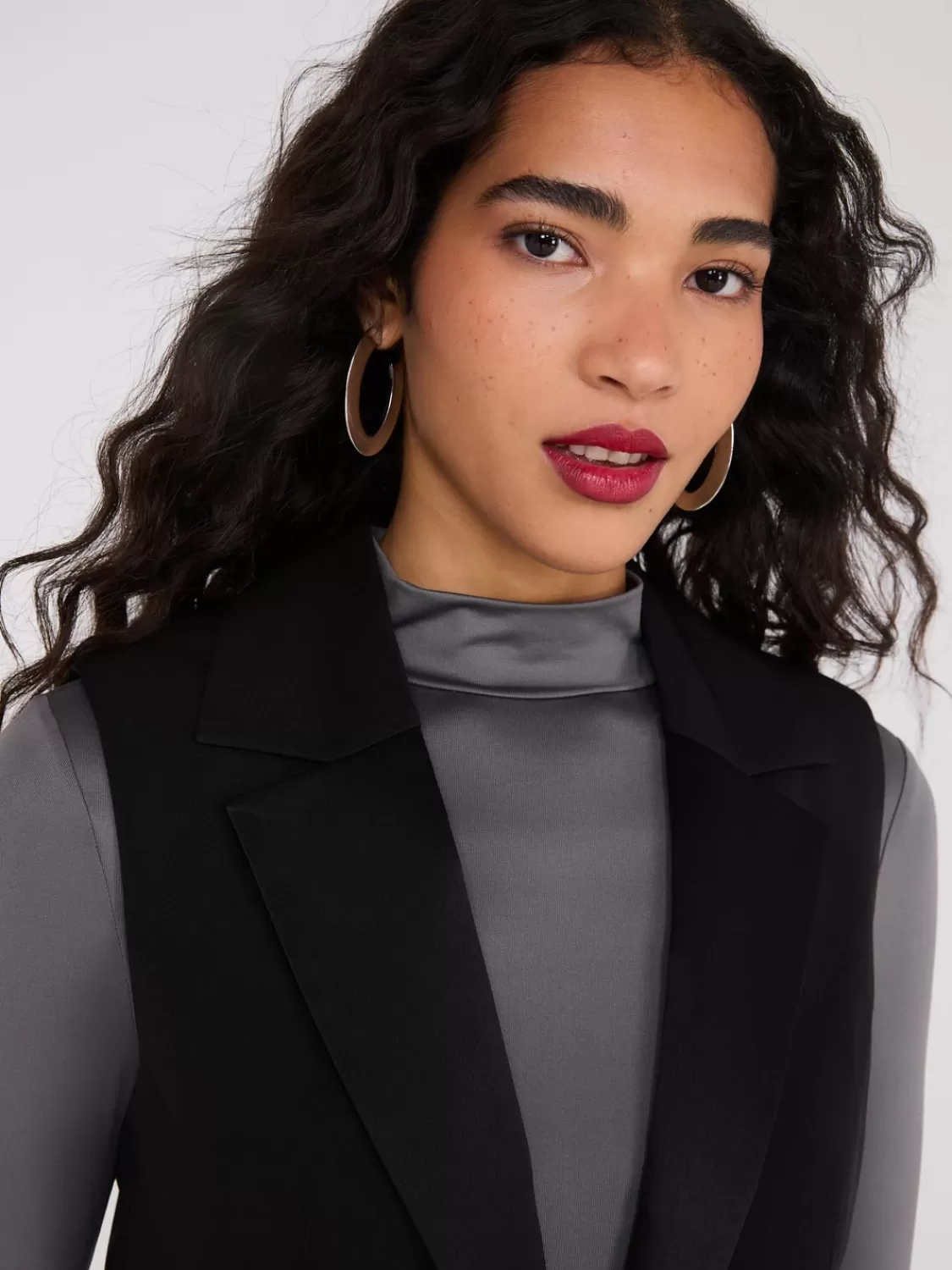 Suzy Shier Suiting | Blazers & Vests*Satin Lapel Sleeveless Vest