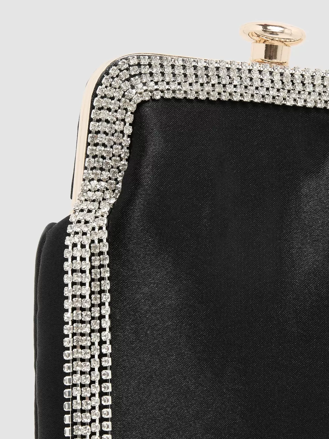 Suzy Shier Handbags By Le Château*Satin Pouch With Chain Handle